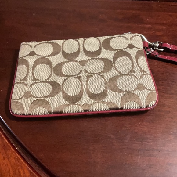 Coach signature wristlet - Picture 3 of 5